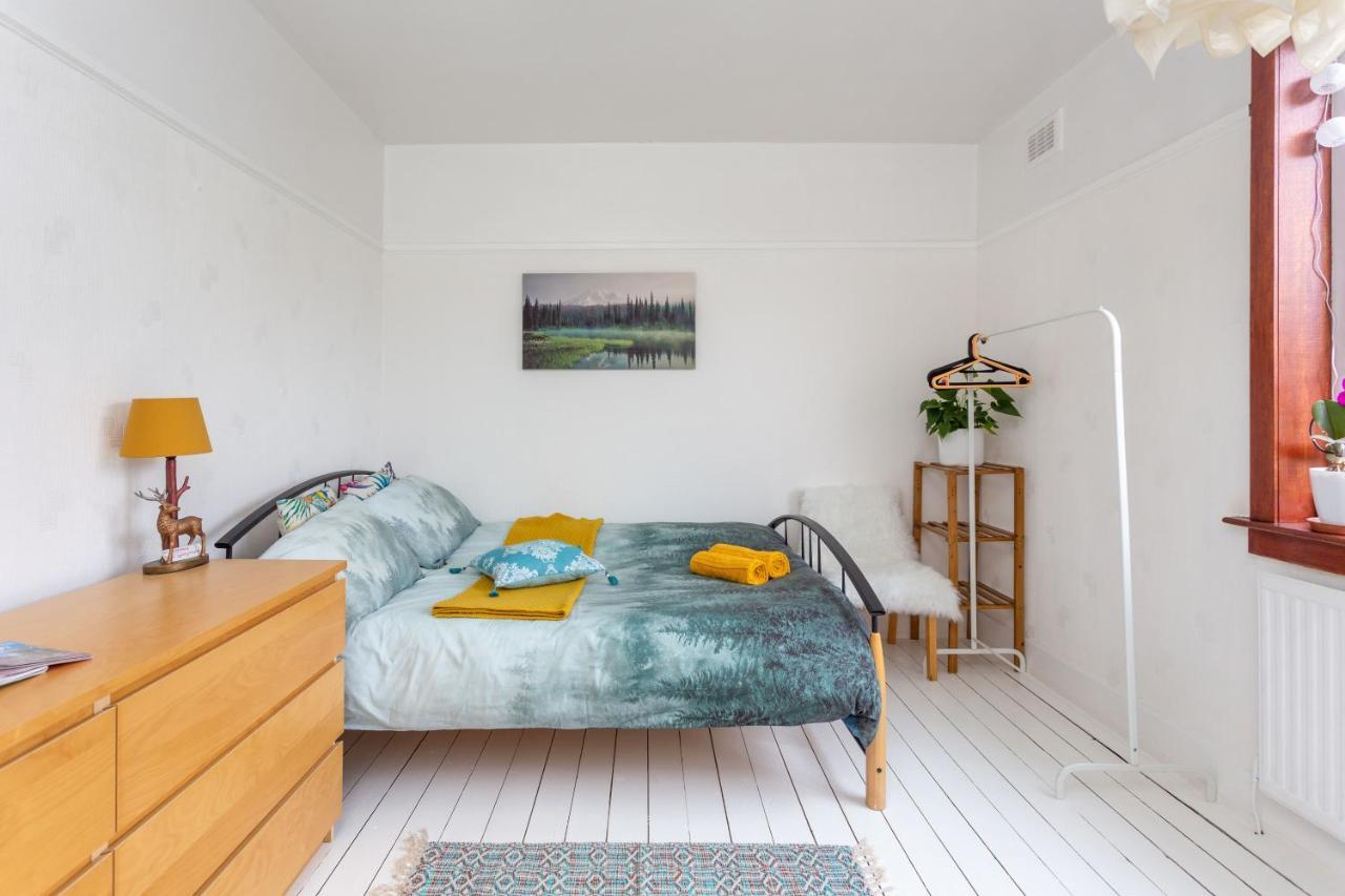 Bright & Spacious Double Room With Garden View- Close To Airport & City Centre Édimbourg Extérieur photo