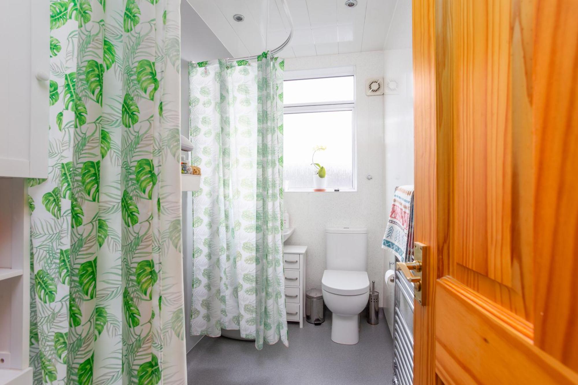 Bright & Spacious Double Room With Garden View- Close To Airport & City Centre Édimbourg Extérieur photo